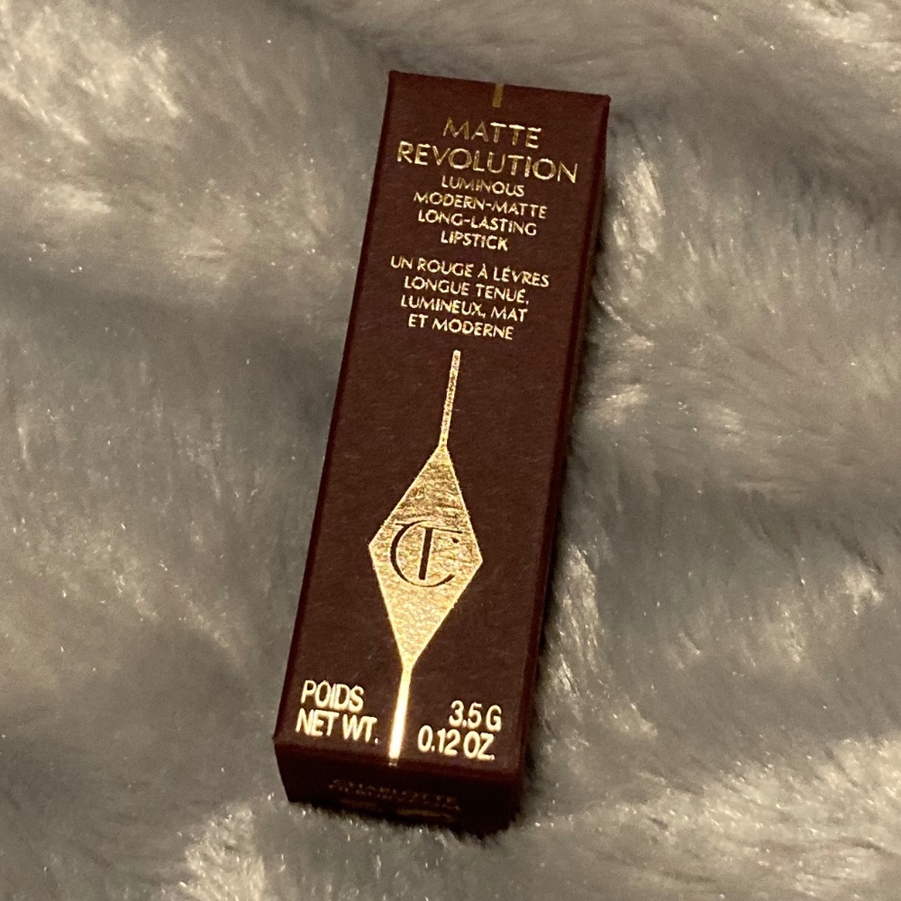 Brand New - Charlotte Tilbury Matte Revolution Lipstick - Walk of No Shame